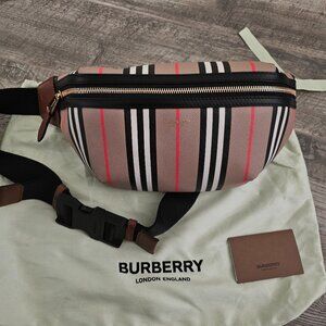 NWT $950 Burberry Classic Canvas Crossbody Bag